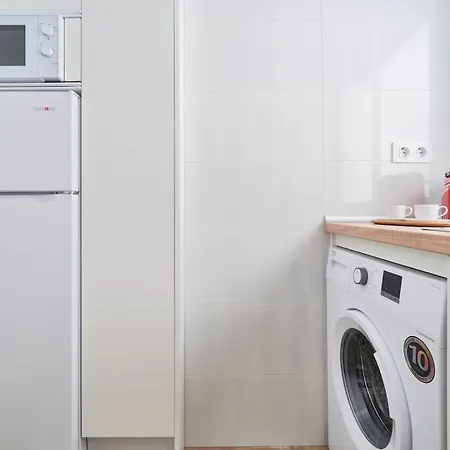 Luminoso En Primera Linea De Playa En *