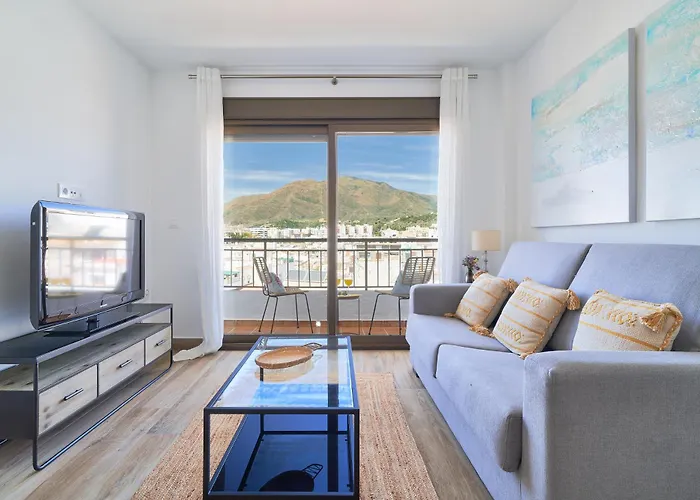 Luminoso En Primera Linea De Playa En Apartment *