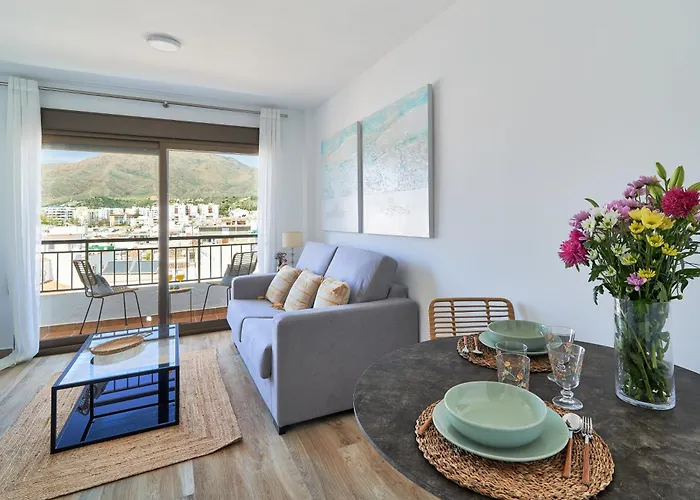 Luminoso En Primera Linea De Playa En * Estepona